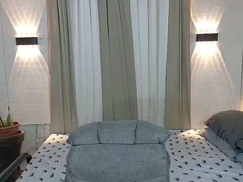 Snapshot of avery_in_paradisexx chatting on 10/12/25, 09:47 avery in paradisexx online show from 10/12/25, 09:47