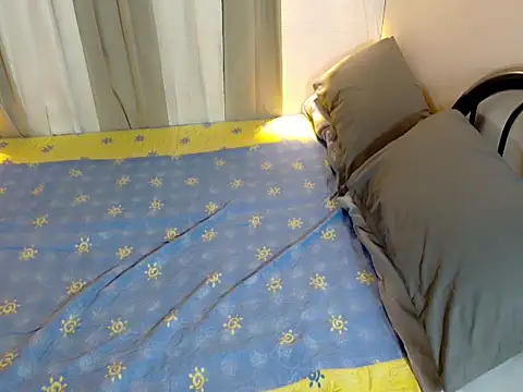 Snapshot of avery_in_paradisexx chatting on 10/24/25, 07:49 avery in paradisexx online show from 10/24/25, 07:49