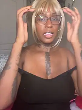 Snapshot of MistiSavannah chatting on 11/02/25, 01:52 MistiSavannah online show from 11/02/25, 01:52