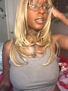 Snapshot of MistiSavannah chatting on 11/07/25, 03:12 MistiSavannah online show from 11/07/25, 03:12