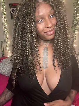 Snapshot of MistiSavannah chatting on 02/05/26, 02:16 MistiSavannah online show from 02/05/26, 02:16