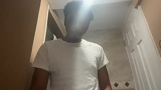 Snapshot of Yungandhungd chatting on 12/01/25, 04:01 Yungandhungd online show from 12/01/25, 04:01