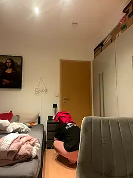 OliviaaFischer online show from 12/16/25, 08:58