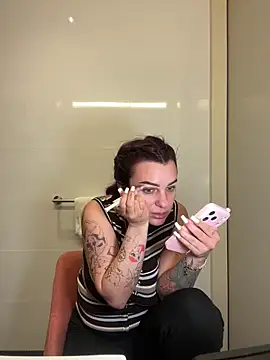 OliviaaFischer online show from 06/05/26, 01:50