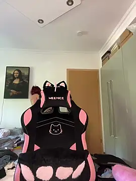 OliviaaFischer online show from 06/18/26, 04:55