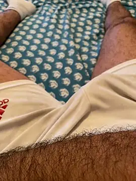 Snapshot of Beurberry19 chatting on 10/13/25, 05:35 Beurberry19 online show from 10/13/25, 05:35