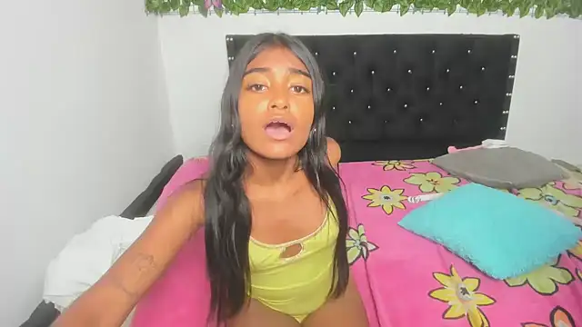 Snapshot of Irene_hot10 chatting on 10/17/25, 08:00 Irene hot10 online show from 10/17/25, 08:00