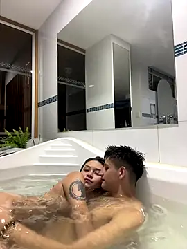 Snapshot of Noa_Arez chatting on 12/18/25, 04:51 Noa Arez online show from 12/18/25, 04:51