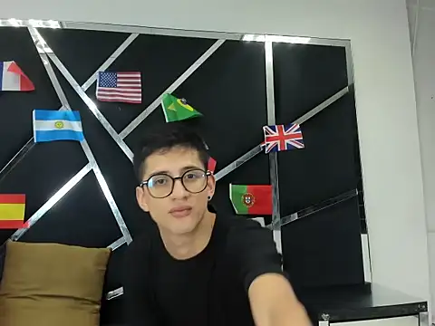 Noa Arez online show from 07/04/26, 06:03
