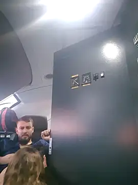 Snapshot of AlexAlice12 chatting on 10/10/25, 03:33 AlexAlice12 online show from 10/10/25, 03:33