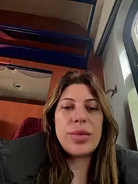 Snapshot of AlexAlice12 chatting on 10/12/25, 11:31 AlexAlice12 online show from 10/12/25, 11:31