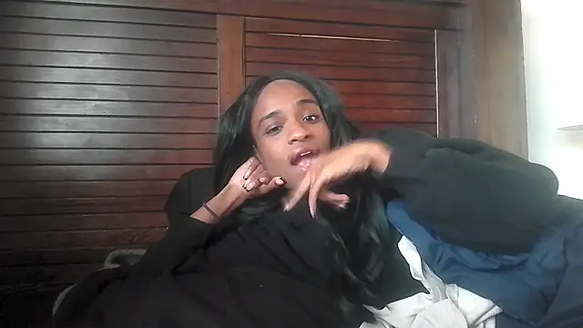 Snapshot of Marlowlovee chatting on 10/26/25, 12:27 Marlowlovee online show from 10/26/25, 12:27