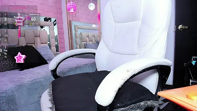  laaura  online show from 05/09/26, 01:05
