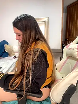 emma hot2006 online show from 09/29/25, 05:29