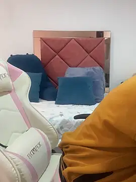 emma hot2006 online show from 10/12/25, 04:28