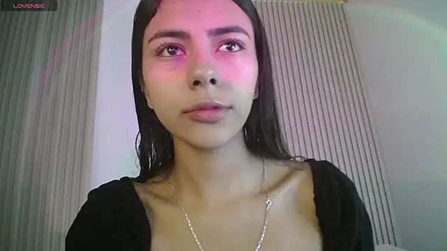 Snapshot of LilybethGray chatting on 09/23/25, 03:37 LilybethGray online show from 09/23/25, 03:37