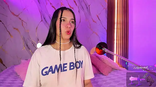 Emmiicute online show from 11/05/25, 08:42