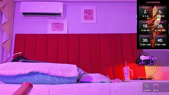 eimy jones  online show from 11/29/25, 03:31