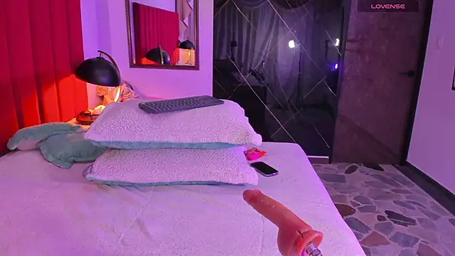 eimy jones  online show from 01/17/26, 03:22