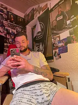 Mexxwell69 online show from 11/01/25, 04:42