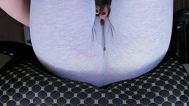 Cameltoe squirt inPants online show from 12/22/25, 09:28