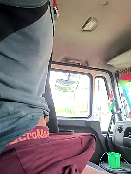 Snapshot of rajdehli chatting on 10/13/25, 02:55 rajdehli online show from 10/13/25, 02:55