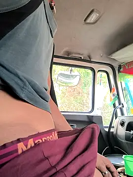 Snapshot of rajdehli chatting on 10/14/25, 03:18 rajdehli online show from 10/14/25, 03:18