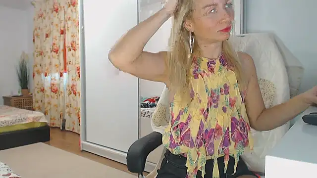 Snapshot of merlyn4 chatting on 01/08/25, 12:37 merlyn4 online show from 01/08/25, 12:37