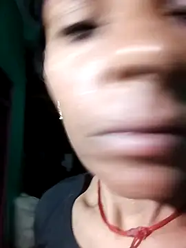 Snapshot of Suhana_pandit chatting on 10/08/25, 10:40 Suhana pandit online show from 10/08/25, 10:40