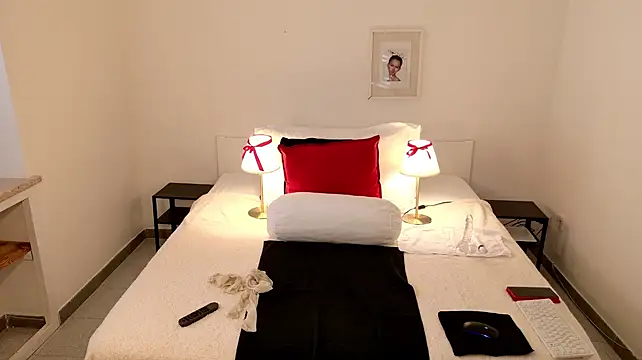 Snapshot of DaisyDea chatting on 10/10/25, 03:11 DaisyDea online show from 10/10/25, 03:11