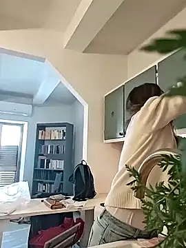 Snapshot of DaisyDea chatting on 11/05/25, 10:37 DaisyDea online show from 11/05/25, 10:37