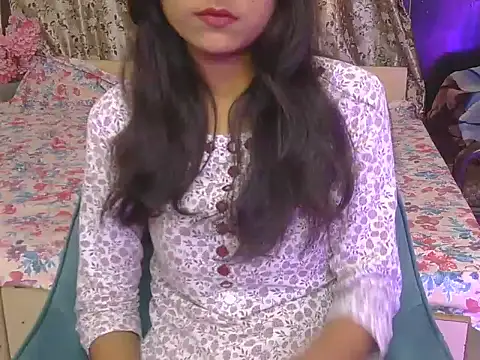 hoty-priya online show from 03/18/26, 05:21