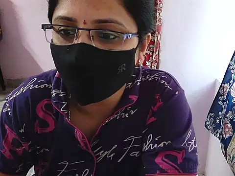 Snapshot of jannu6482 chatting on 11/27/25, 07:32 jannu6482 online show from 11/27/25, 07:32