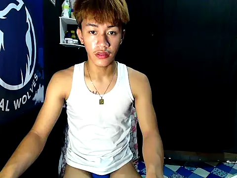 Snapshot of naughtyboyloy_0 chatting on 10/16/25, 05:41 naughtyboyloy 0 online show from 10/16/25, 05:41