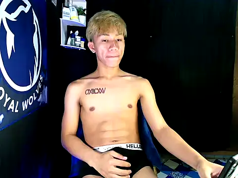 naughtyboyloy 0 online show from 11/23/25, 09:20