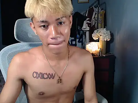 naughtyboyloy 0 online show from 12/18/25, 06:14