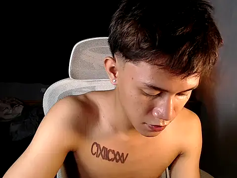 Snapshot of naughtyboyloy_0 chatting on 02/10/26, 05:28 naughtyboyloy 0 online show from 02/10/26, 05:28