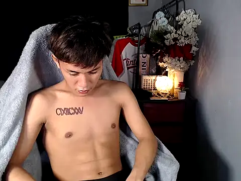 Snapshot of naughtyboyloy_0 chatting on 03/08/26, 02:43 naughtyboyloy 0 online show from 03/08/26, 02:43