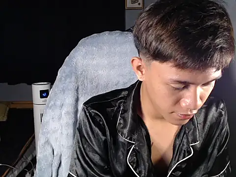 Snapshot of naughtyboyloy_0 chatting on 03/25/26, 03:40 naughtyboyloy 0 online show from 03/25/26, 03:40