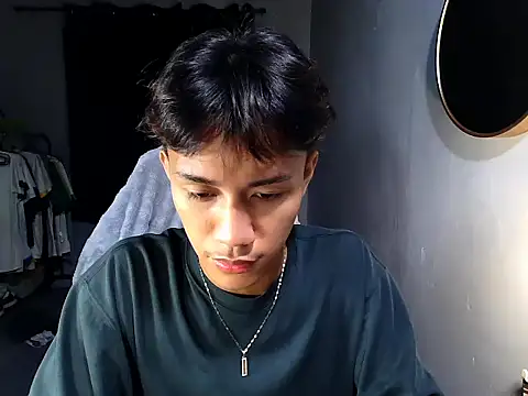 naughtyboyloy 0 online show from 05/05/26, 06:49