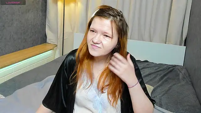 Nora lovvvv online show from 10/22/25, 11:10