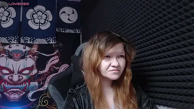 Nora lovvvv online show from 11/14/25, 10:14