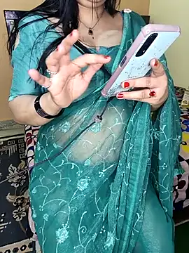 PRIYA 22 online show from 11/25/25, 02:44