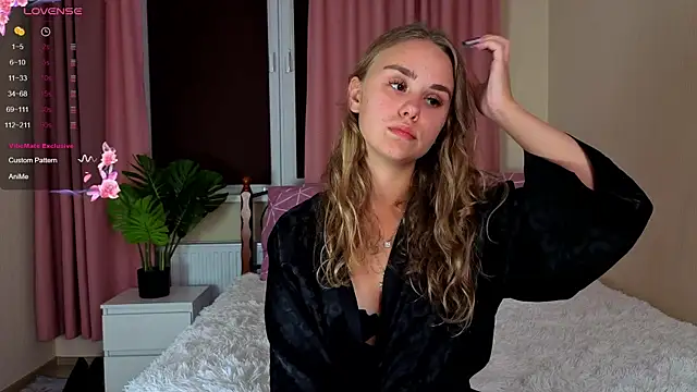 Hazel Reed online show from 09/29/25, 03:17