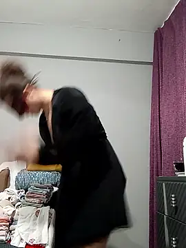 Snapshot of Maskelihatun chatting on 01/08/26, 05:26 Maskelihatun online show from 01/08/26, 05:26