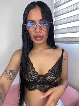 Melissa coch online show from 12/05/25, 04:36