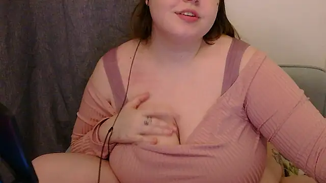 Snapshot of brattyprincessemma chatting on 03/24/26, 08:03 brattyprincessemma online show from 03/24/26, 08:03