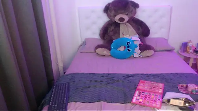 kylie444  online show from 11/28/25, 10:45