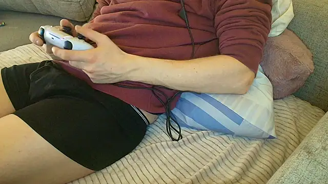 Breezydicksn online show from 12/04/25, 09:34