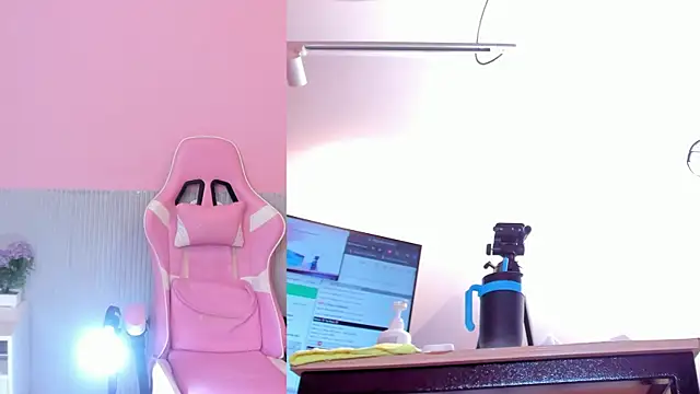 Snapshot of Laraebony_ chatting on 07/22/26, 10:07 Laraebony online show from 07/22/26, 10:07